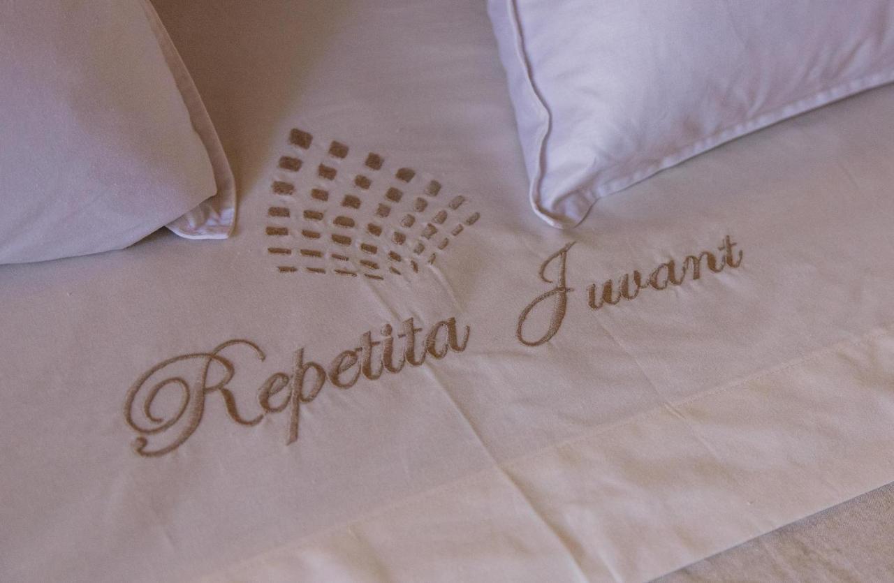 Repetita Juvant Rome Buitenkant foto
