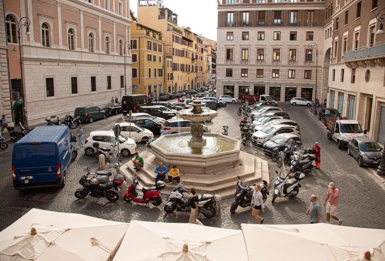 Repetita Juvant Rome Buitenkant foto