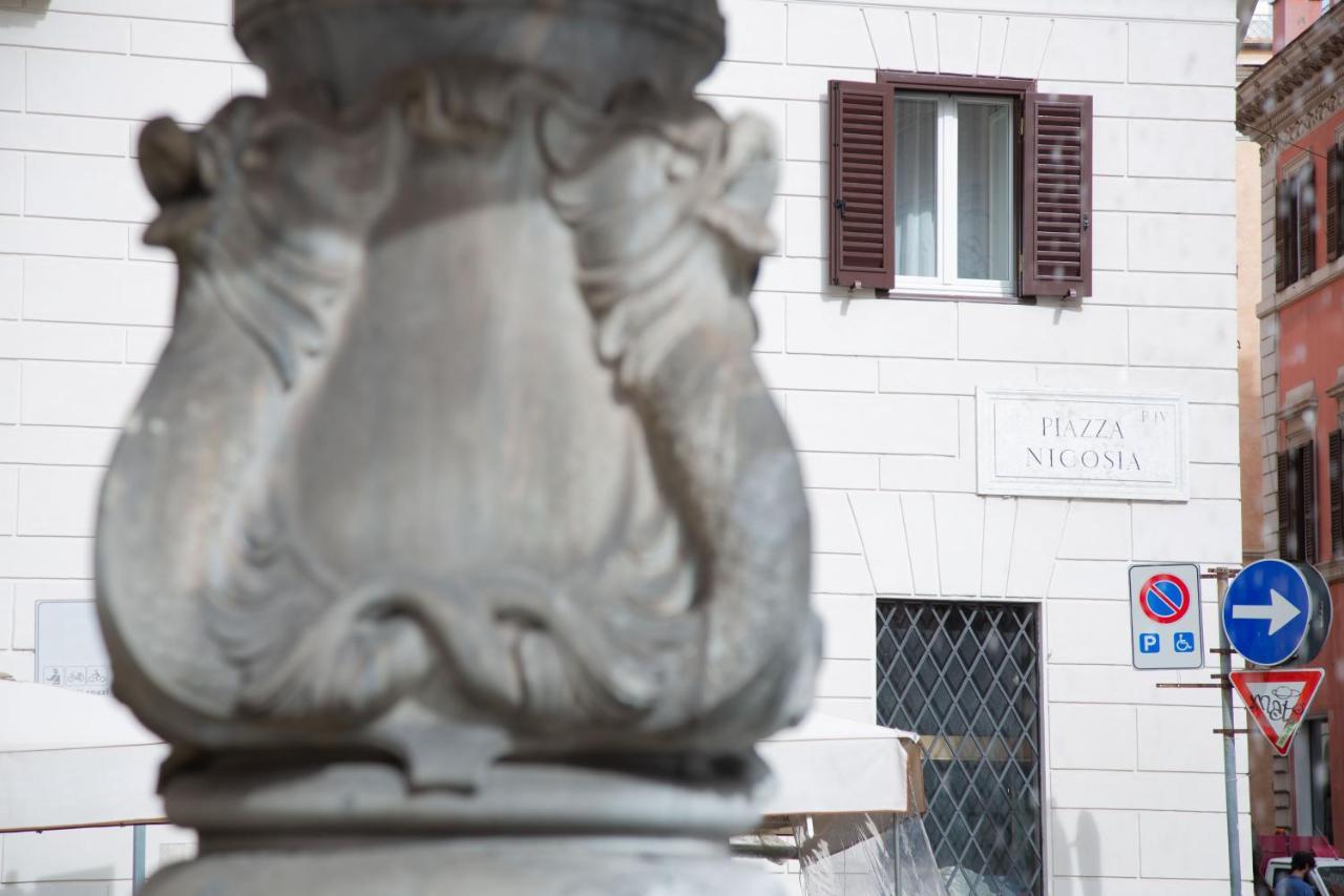Repetita Juvant Rome Buitenkant foto